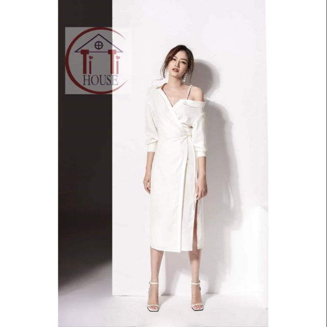 Đầm suông  trễ vai.