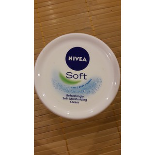 Kem dưỡng ẩm Nivea Soft của Đức