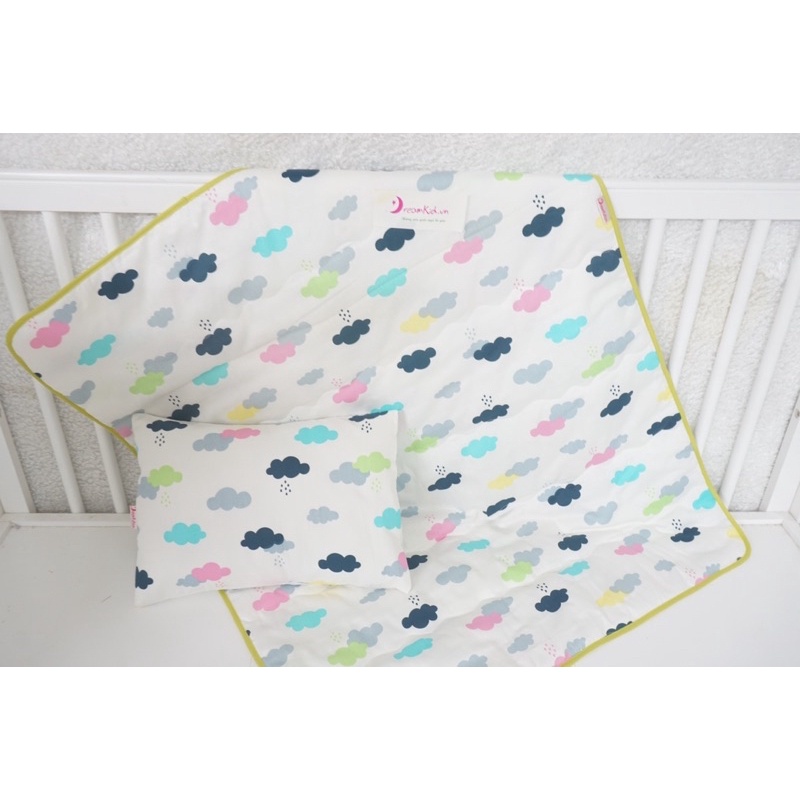 Chăn cho bé sơ sinh