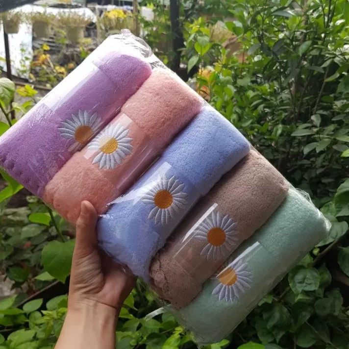 SÉT 5 KHĂN MẶT HOA CÚC XUẤT HÀN SIÊU ĐẸP MỀM MỊN RỬA MẶT BAO THÍCH ,THẤM NƯỚC TỐT 35*75cm