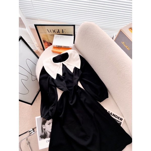 ĐẦM ĐEN TAY DÀI BO MIDI CỔ ĐÔI TRẮNG