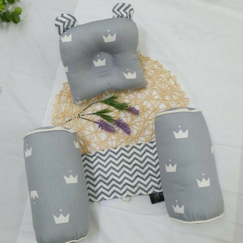 Gối chặn sơ sinh dành cho bé, chống giật mình tạo giấc ngủ sâu và dài làm bằng vải cotton và bông trắng (tặng kèm gối)