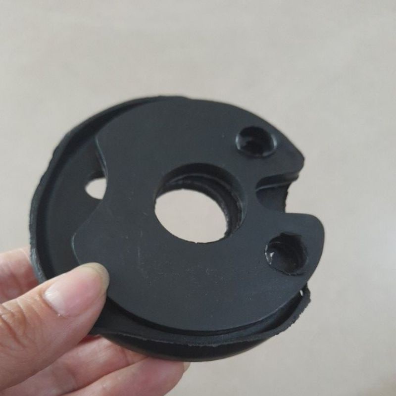 Cao su bợ cổ xe cúp 81