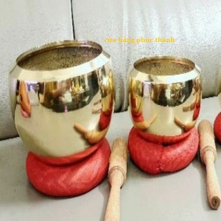 gõ chuông tụng kinh