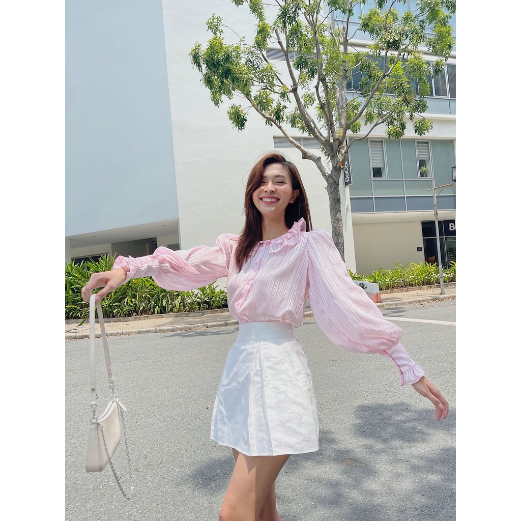 Áo sơ mi OVERSIZE HEYBEE cổ bèo tròn, tay dài cùng chất liệu vải lụa sọc nhiều màu - DELPHINE SHIRT HT658