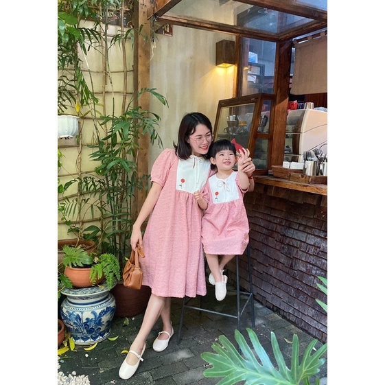 Váy đôi Mẹ và Bé CELINA V11 Set Đồ đôi Mẹ và Bé Chất Xốp Hàn Hoạ Tiết Hoa Hồng Thêu Tay