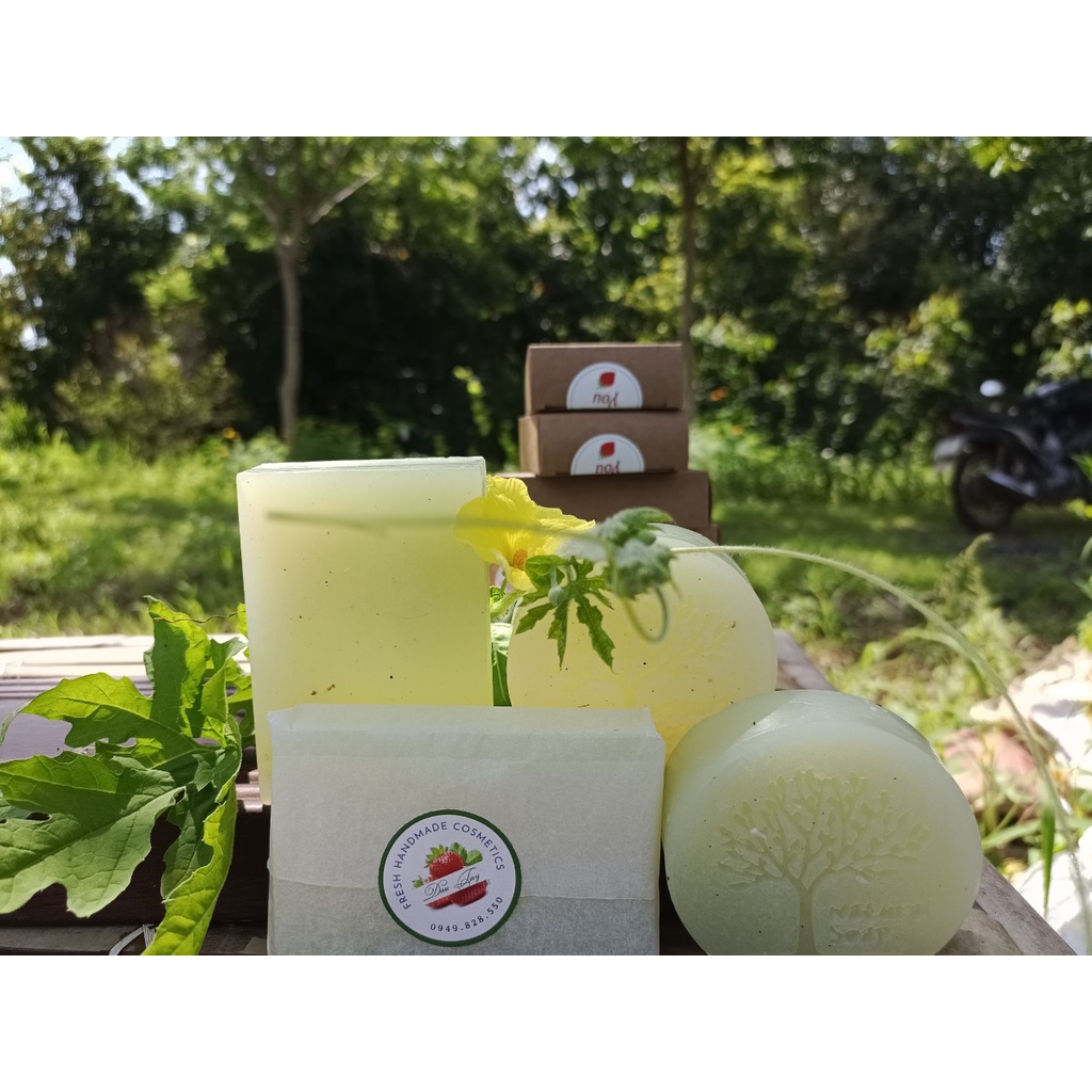 Xà bông tự nhiên Hanmade giảm mụn lưng tinh chất khổ qua,nghệ tây, hoa hồng hạn sử dụng 12 tháng