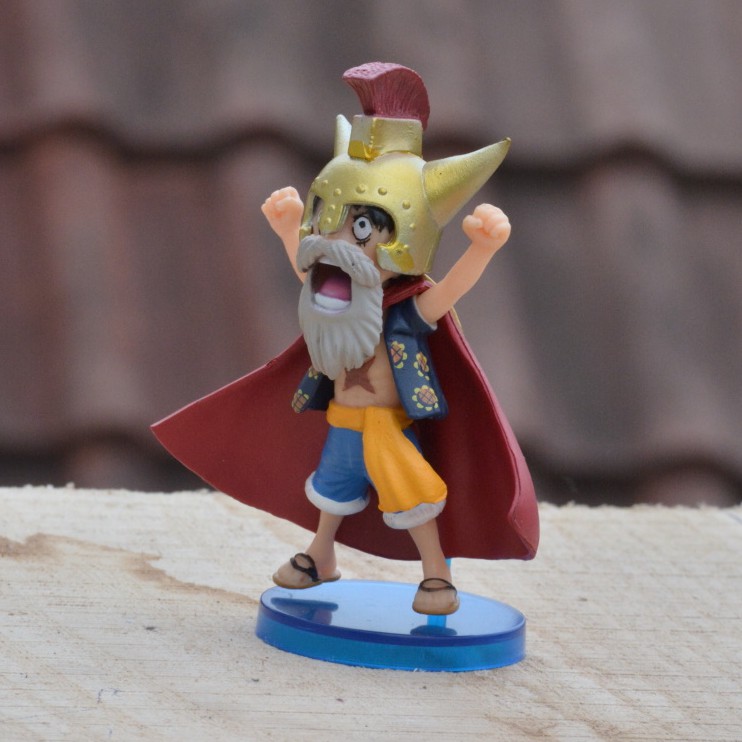 Mô hình nhân vật One piece luffy d monkey đội mũ giáp cao 9CM P01