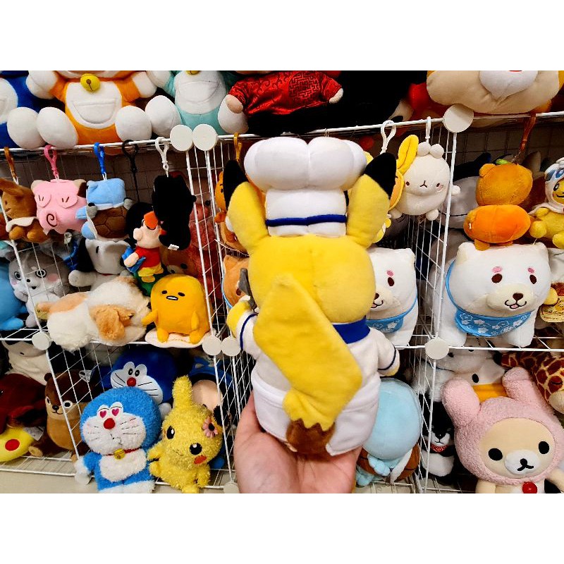 Thú bông Pikachu đầu bếp lạ