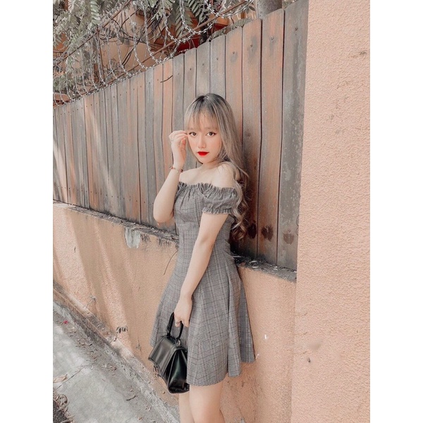 ĐẦM XÒE SỌC CARO XÁM TRỄ VAI NHẸ NHÀNG DỄ THƯƠNG