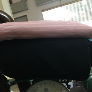 Vải đen vest + thô lụa kẻ hồng đỗ