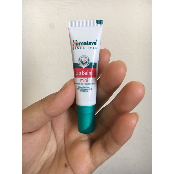 Son dưỡng môi chiết xuất cà rốt và mầm lúa mạch Himalaya Lip Balm 10g