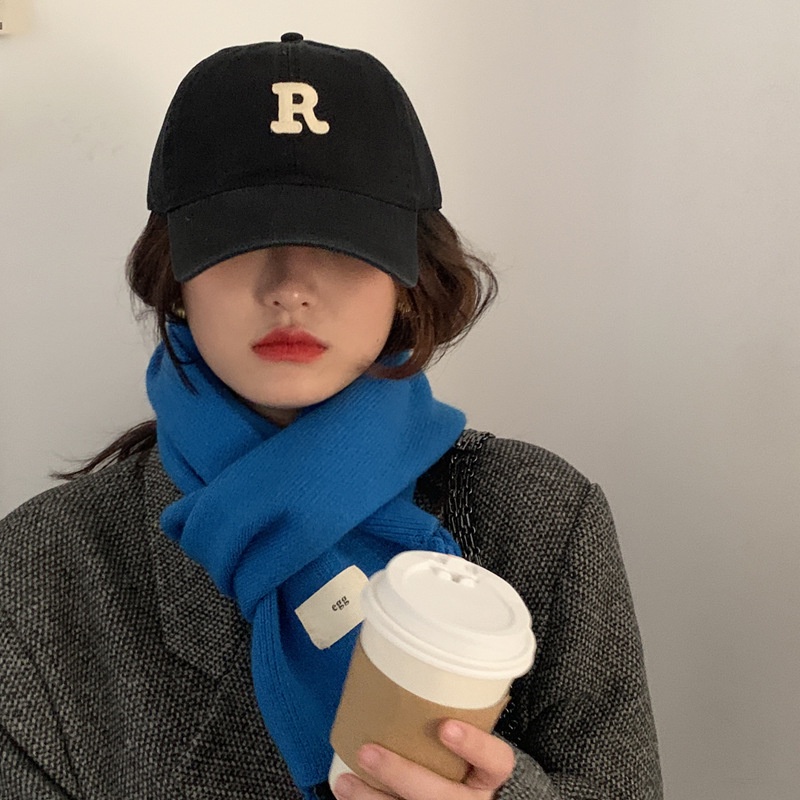 Mũ lưỡi trai gắn thêu hình chữ R chu vi lớn kiểu thể thao Hàn Quốc cho nam mặt nhỏ