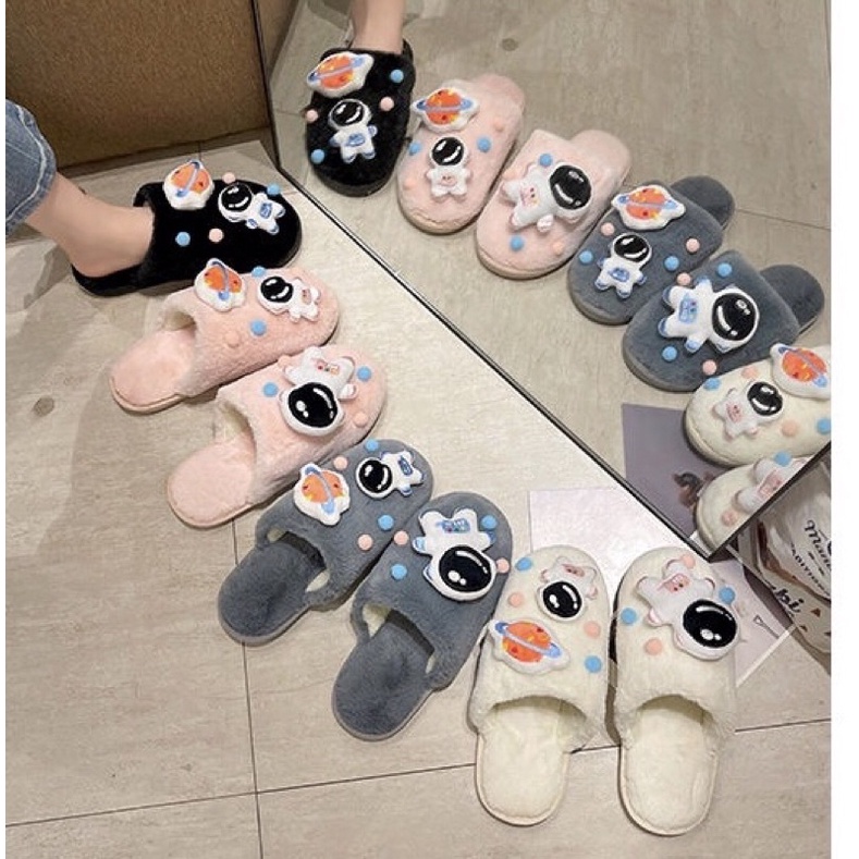 Dép bông phi hành gia 🌎