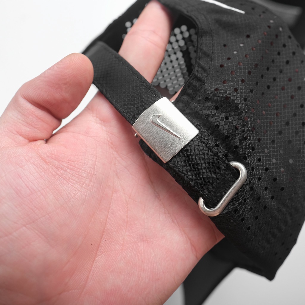 Mũ lưỡi trai nam nữ thương hiệu NIKE chất liệu dù lazer có lỗ thoáng khí thích hợp chơi thể thao chạy bộ