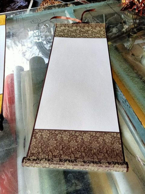 Biểu lụa thư pháp