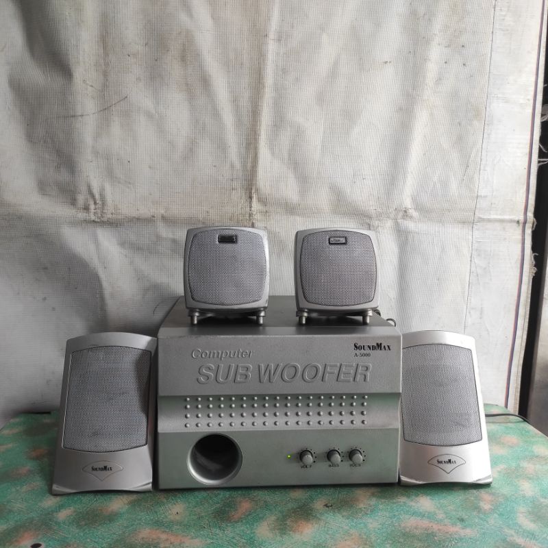 loa Soundmax A5000 4.1 màu bạc
