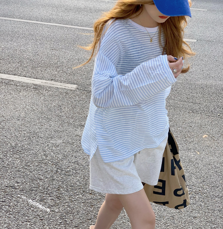 Áo Thun Mỏng Dài Tay Dáng Rộng Họa Tiết Kẻ Sọc Màu Xám 43128