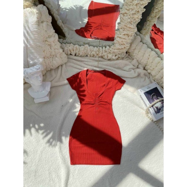 ĐẦM BODY TAY NGẮN GÀI CÚC