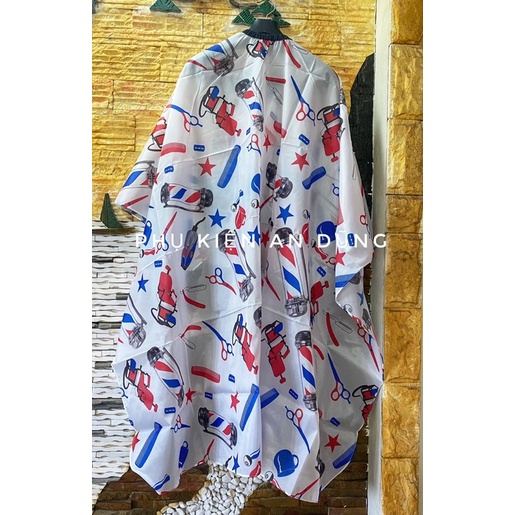 Khăn Choàng/ Áo Choàng Cắt Tóc Cao Cấp Cho Barber, HairSalon Chuyên Nghiệp Hoạ Tiết Barber Dễ Thương (160x180cm)