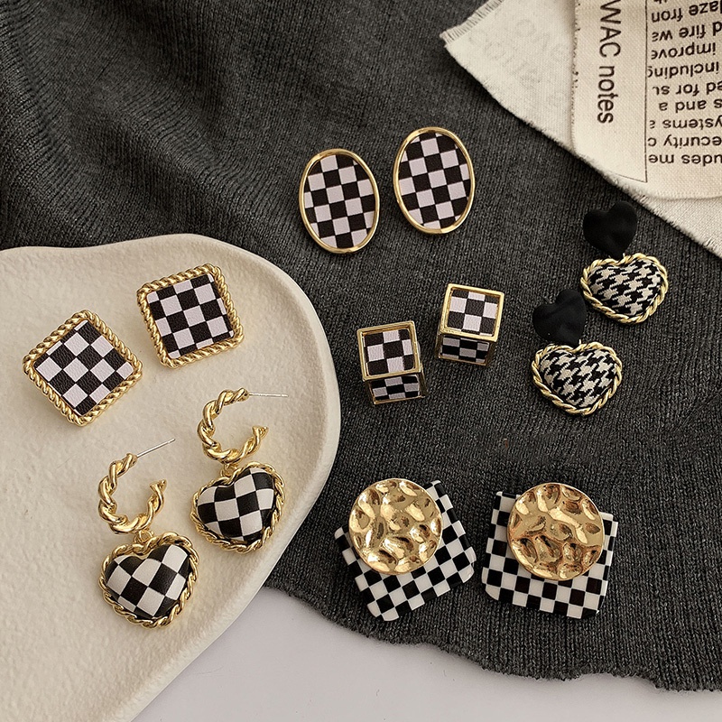 Đôi bông tai phong cách Hàn Quốc retro thời trang