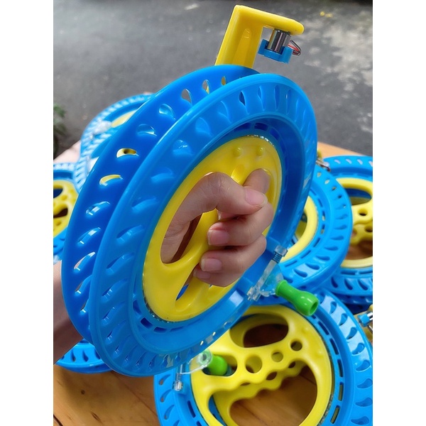 [Phụ kiện diều] {MUA 1 ĐƯỢC 2} Tay quay nhựa 18cm + TẶNG 150 mét dây + MÓC KHOÁ (tay quay thả diều, diều sỉ lẻ)