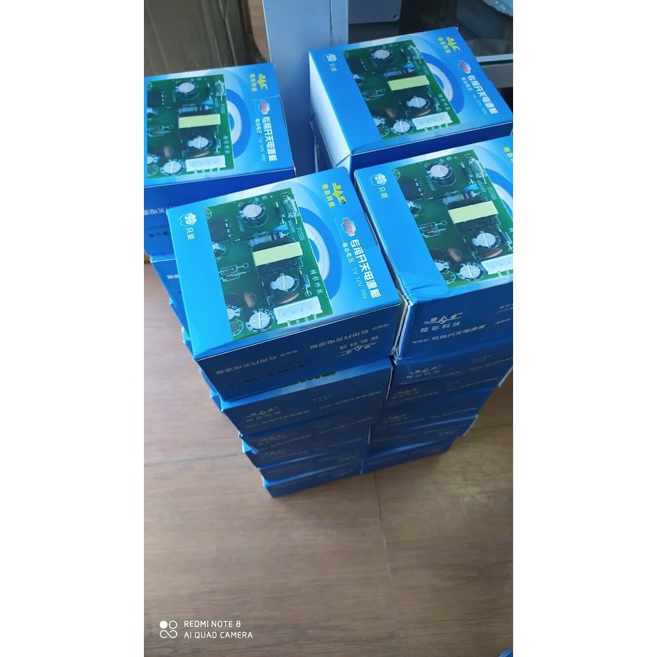 Nguồn xung đa năng 3 đầu ra 5V 12V 18V