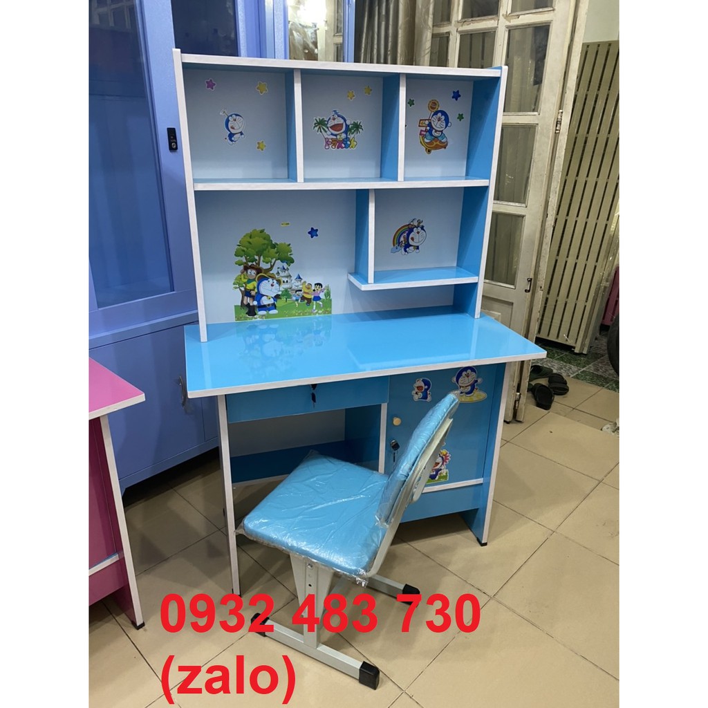 Bàn học sinh có kệ rộng 1m kèm ghế đa màu HCM | BigBuy360 - bigbuy360.vn