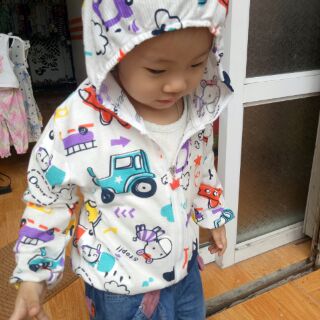 Áo chống nắng trẻ em.