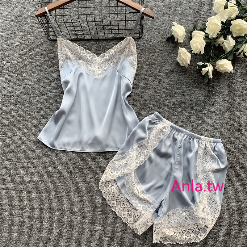 ✨Áo Ngực Anla✨ Bộ Đồ Ngủ Áo Hai Dây Và Quần Short Vải Lụa Thêu Hoa Xinh Xắn Cho Bạn Gái💋Bộ Đồ Ngủ Bằng Lụa Lạnh Mỏng 5 Màu Plus Size M-XXL