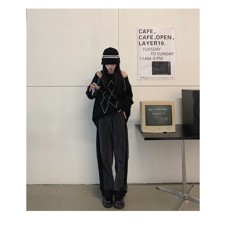 Áo sweater dệt kim kiểu dáng rộng trễ vai thời trang phong cách thu đông cho nữ