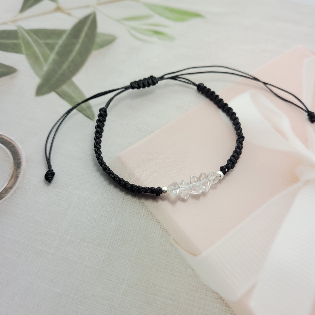 Vòng tay thắt dây tinh thể trong suốt