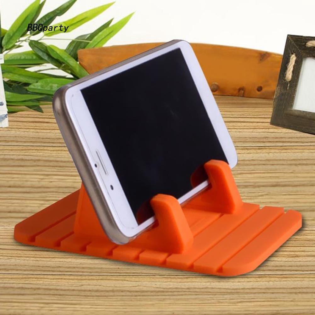 Giá đỡ điện thoại bằng silicon chống trượt góc nghiêng 120 độ kích thước 11cm x 9cm x 4cm tiện dụng cho xe hơi | BigBuy360 - bigbuy360.vn