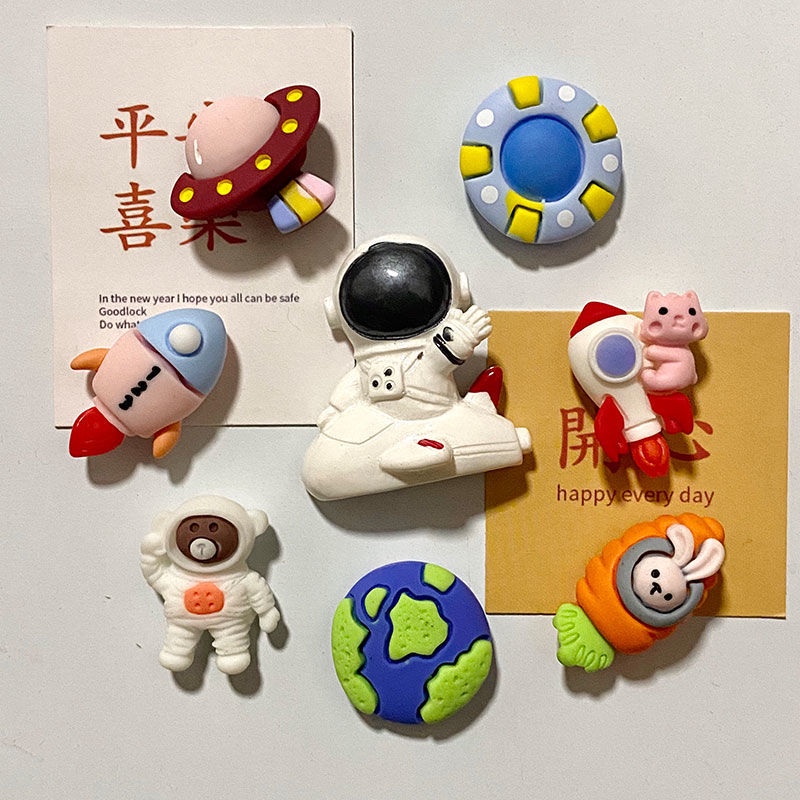 Nam Châm Mini Trang Trí Tủ Lạnh Hình Gấu / Dâu Tây 3d Dễ Thương