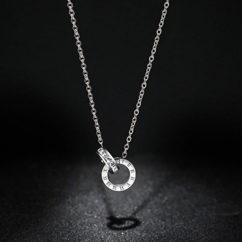 Vòng cổ Thép Titan Mặt Chữ Số La Mã Cổ Điển Cho Nữ