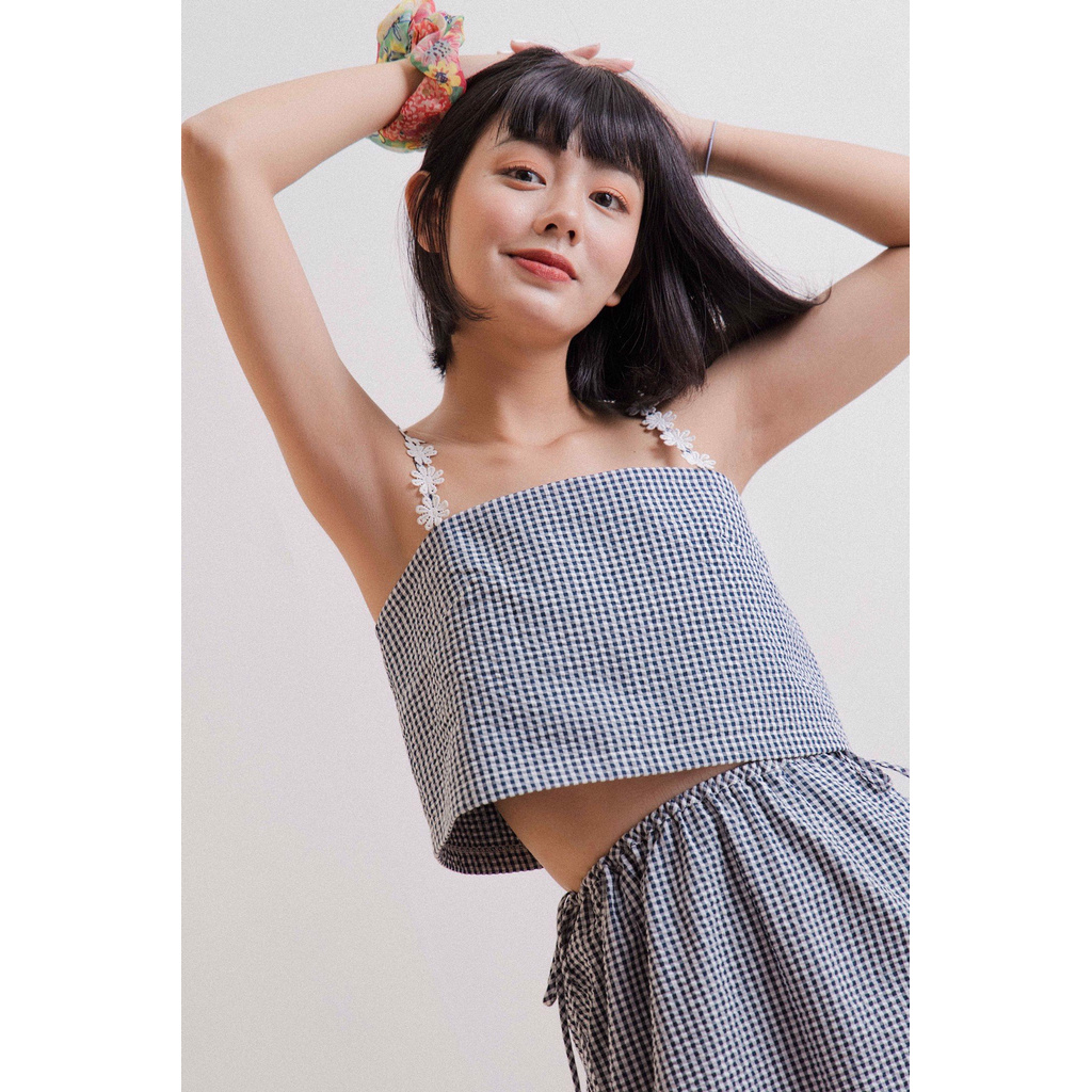 [Mã WABRWA8 giảm 15% đơn 99k] Áo hai dây họa tiết caro phối hoa ren | BigBuy360 - bigbuy360.vn