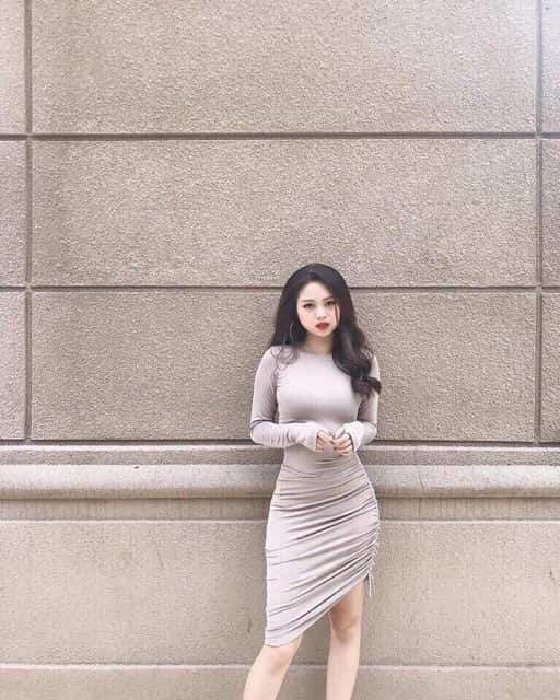 LH30 - Đầm Body Tay Dài Xỏ Ngón Rút Dây Bên Đùi | BigBuy360 - bigbuy360.vn