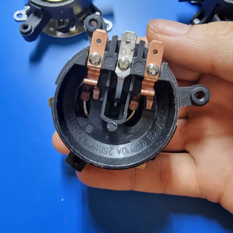 1 bộ Chân Đế Và Chân Ấm Siêu Tốc