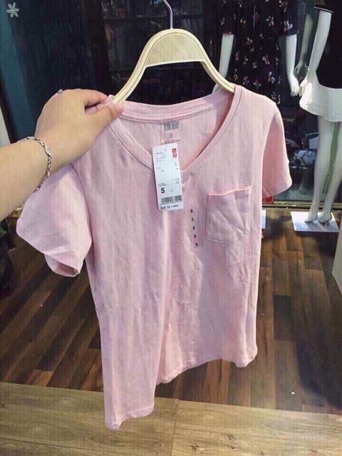 Áo phông HM cổ tim | BigBuy360 - bigbuy360.vn