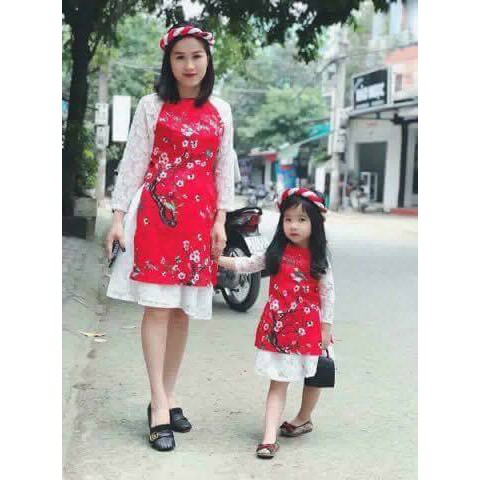 Áo dài phối ren cho mẹ và bé