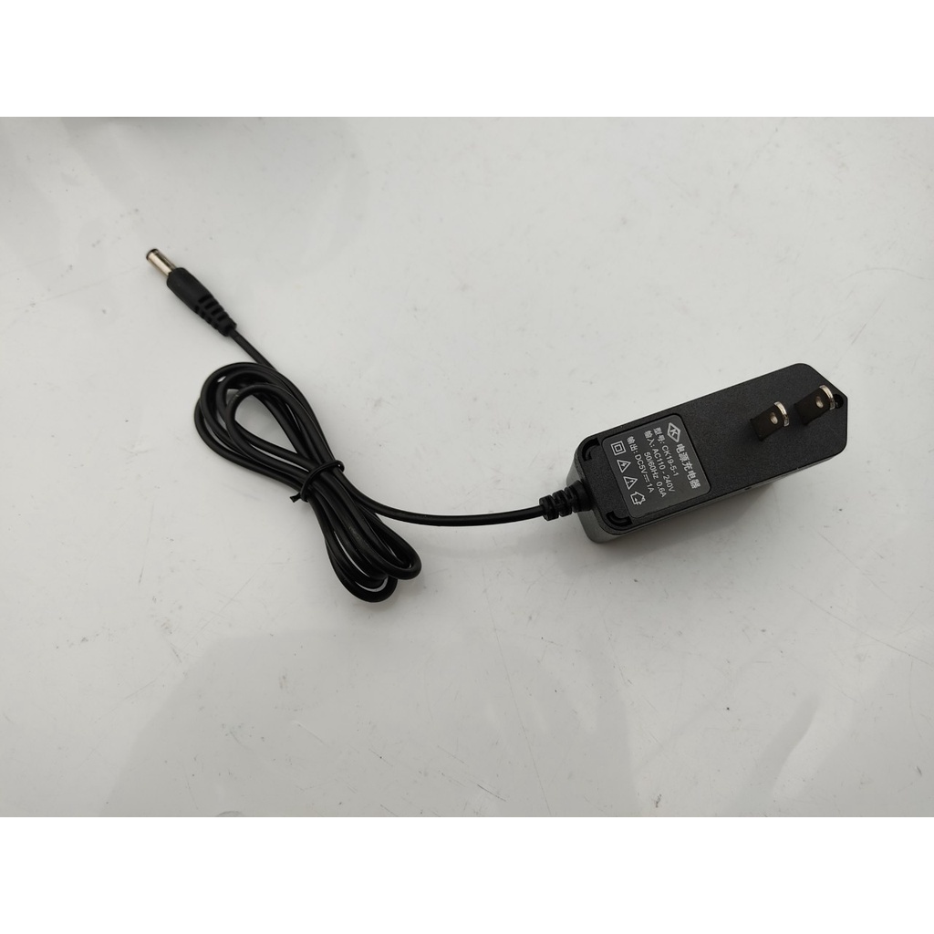 Dây cáp Sạc pin adapter  sạc máy khoan pin 12,6V HTC makita