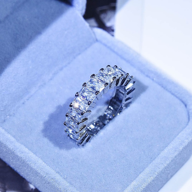 Nhẫn Hợp Kim Hình Trái Tim Đính Đá Xinh Xắn Cho Nữ