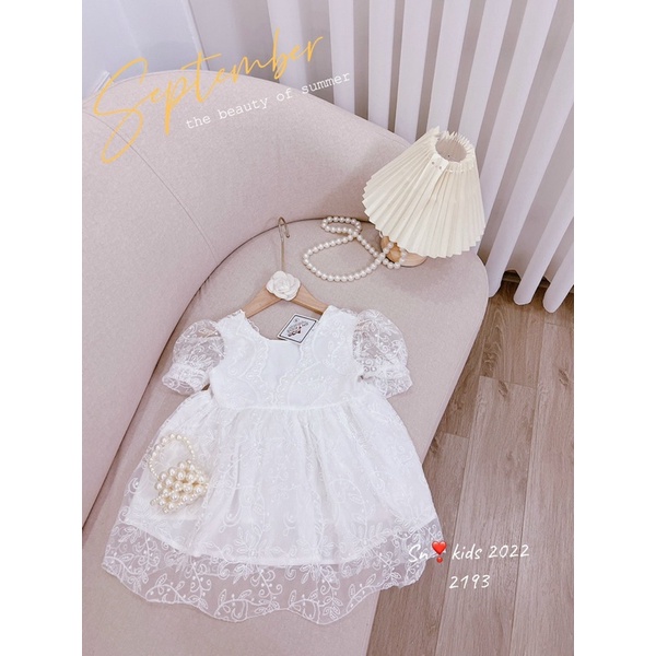 Váy ren trắng kem sn bé gái