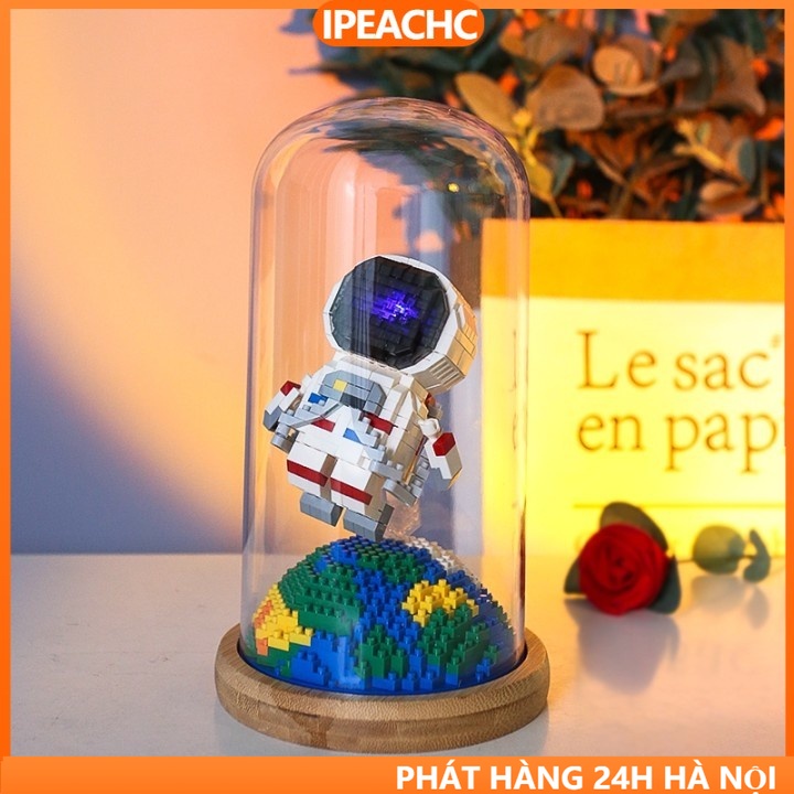 Mô hình lắp ghép hình phi hành gia tặng hộp đựng thủy tinh và đèn led độc đáo DIY