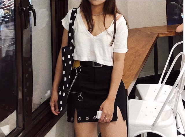 Áo croptop thun trắng, đen cổ tim sexy (ảnh thật) | BigBuy360 - bigbuy360.vn