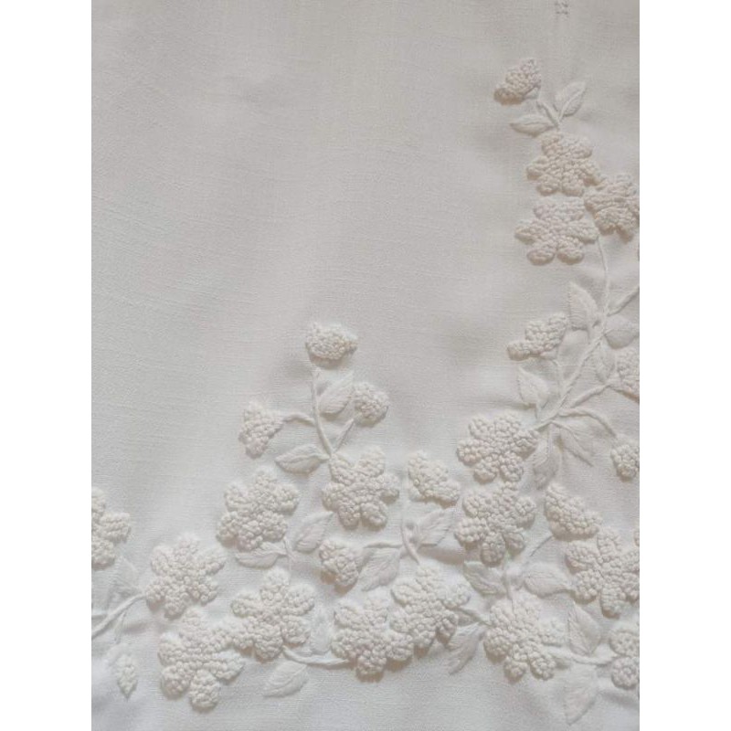 50 chỉ thêu cotton tặng kim/ bobbin/ xỏ chỉ