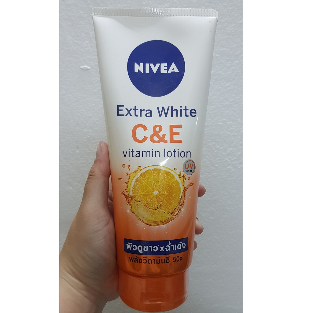 Serum dưỡng thể trắng da Nivea Extra White C &amp; E 320ml