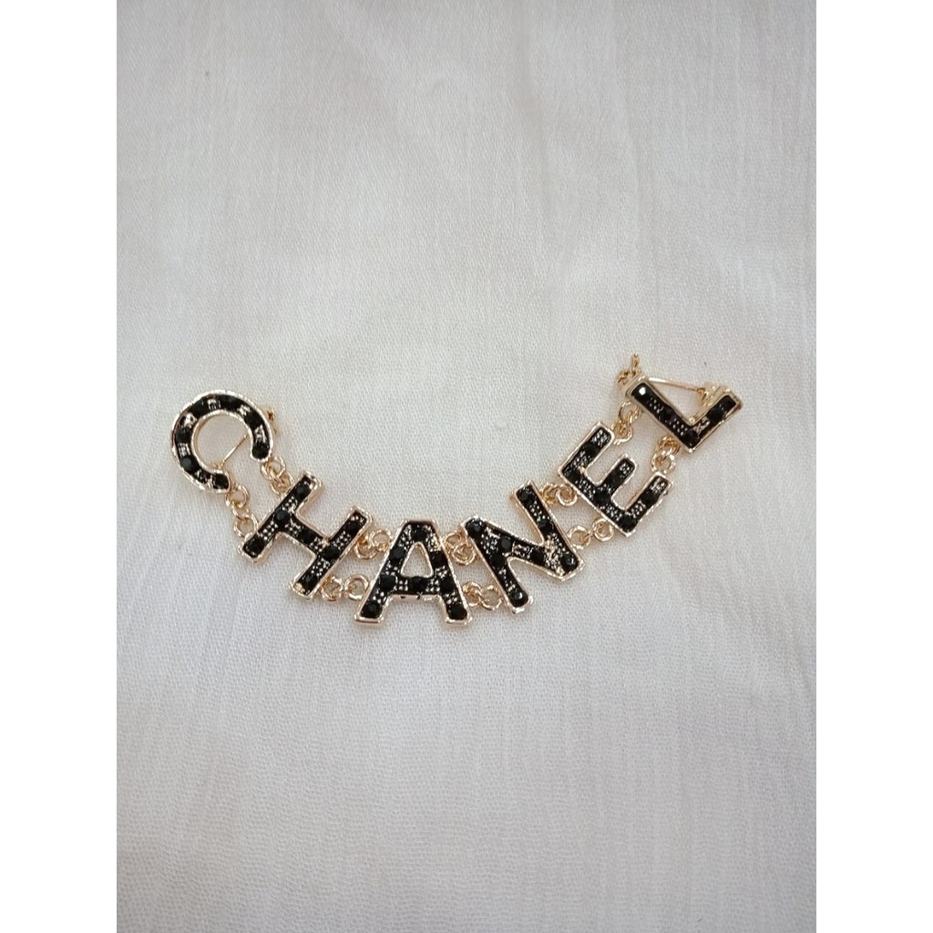Cài Áo Nối Chữ Sang Chảnh