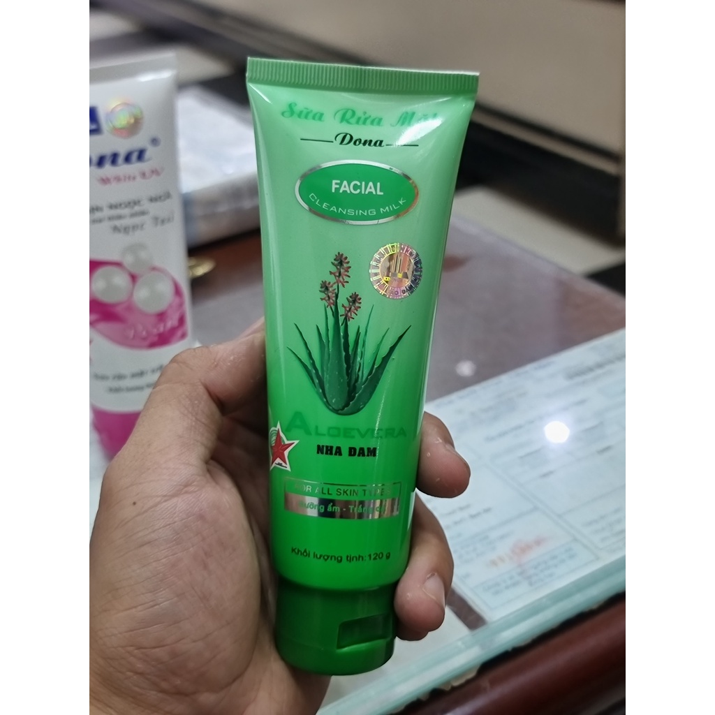 Sữa rửa mặt Dona