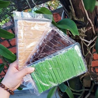 Kẹo dừa tuổi thơ Bến Tre. Loại ngon luôn nhé. Hồi nhỏ siêu mê em này. Mê dữ dội luôn đó. 2 ngày nữa về hàng . 1 túi 15 c